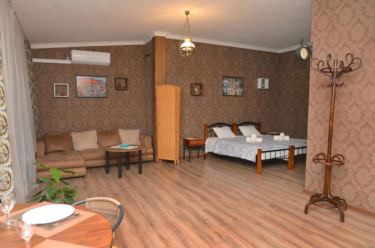 Natia'S Apartment On Dadiani St. Tbilisi Esterno foto