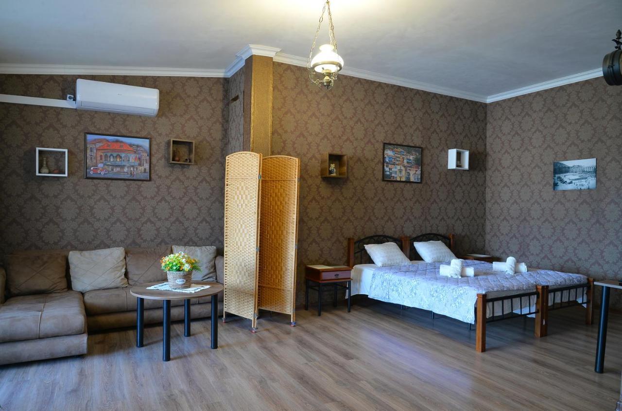 Natia'S Apartment On Dadiani St. Tbilisi Esterno foto
