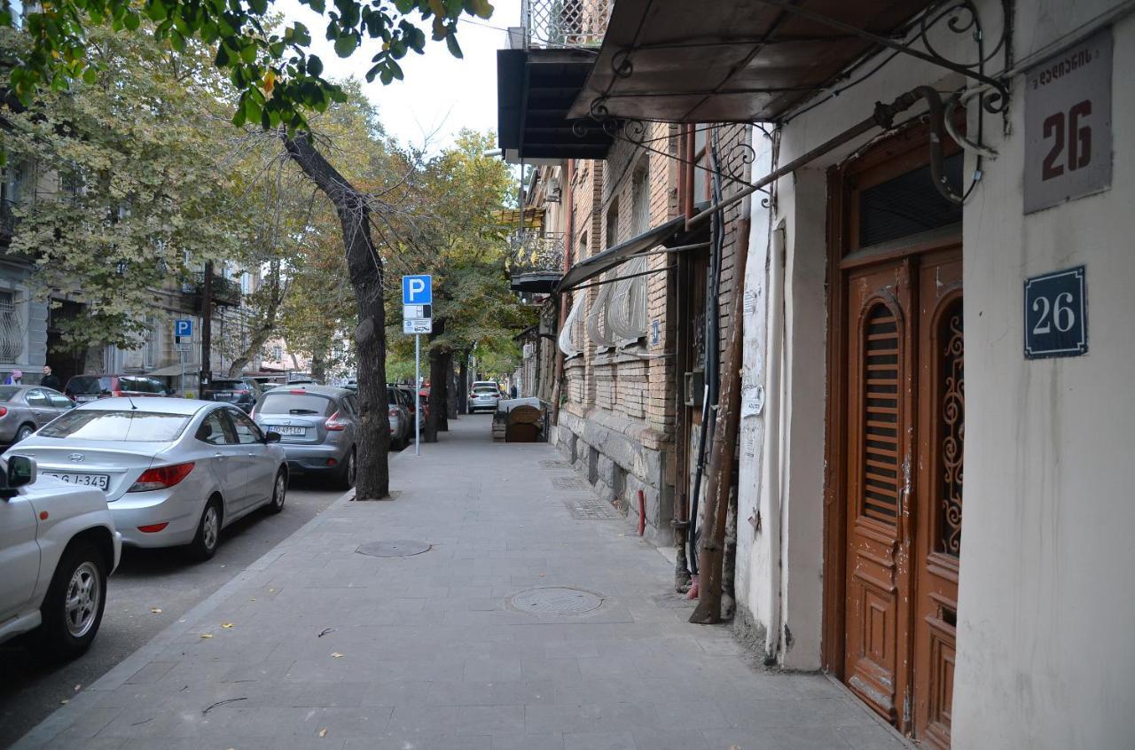 Natia'S Apartment On Dadiani St. Tbilisi Esterno foto