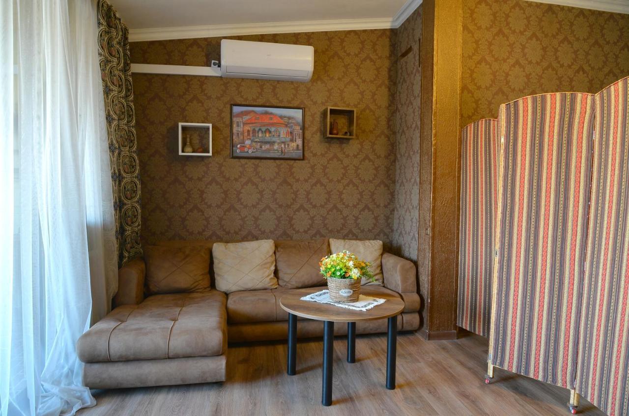 Natia'S Apartment On Dadiani St. Tbilisi Esterno foto
